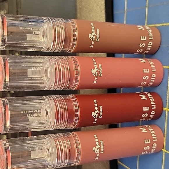 Italia Deluxe Mousse Matte Liquid Lipsticks Set of 4 - Picture 1 of 2
